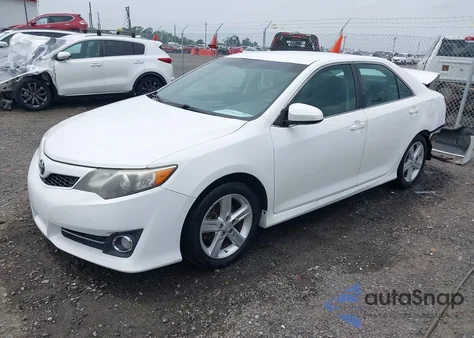 2014 Toyota Camry Se z USA, uszkodzony, nr VIN 4T1BF1FK9EU789539